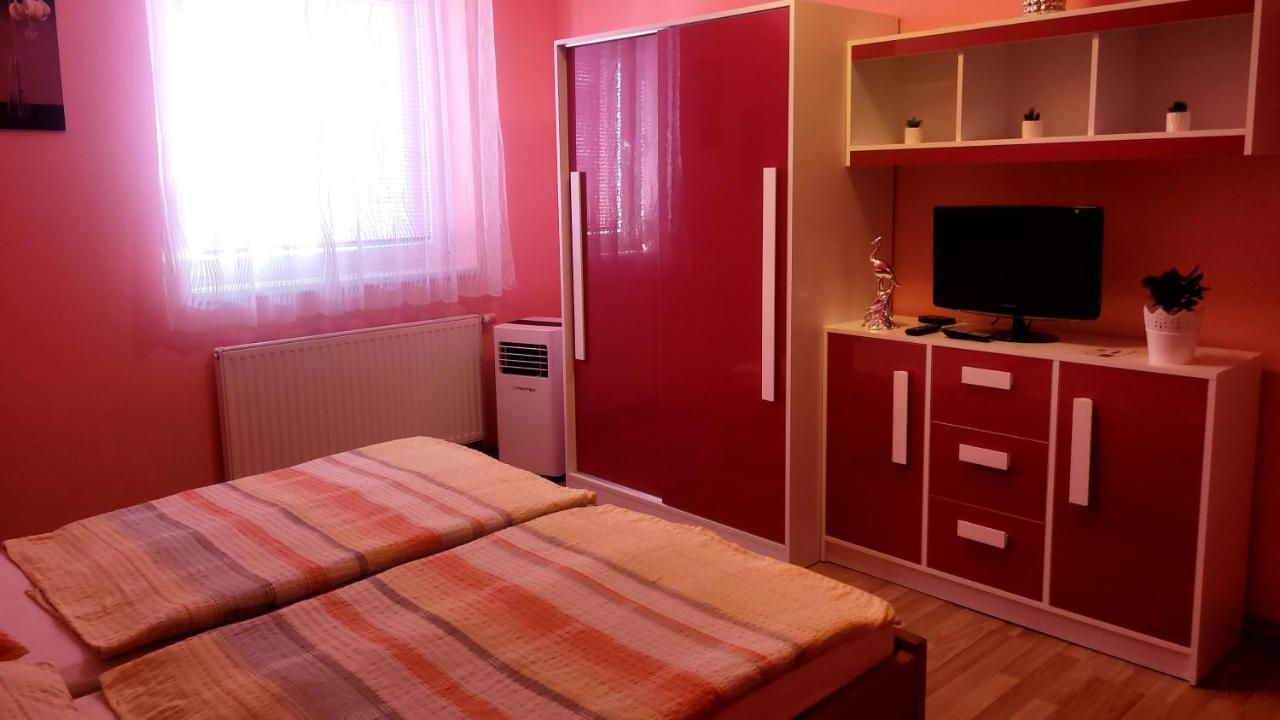 Penzion U Mikulincu Mikulov Exterior foto