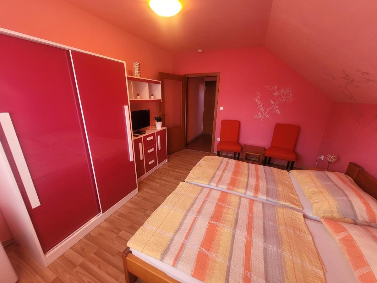 Penzion U Mikulincu Mikulov Exterior foto